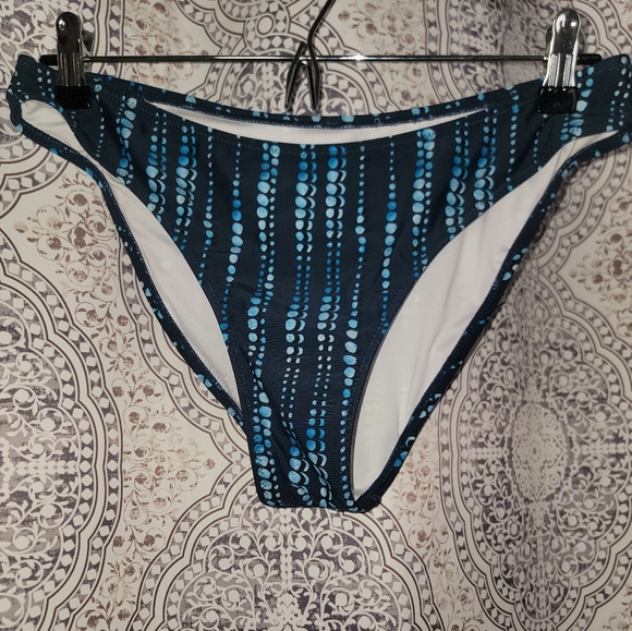 Cupshe Bikini - Picture 2 of 4